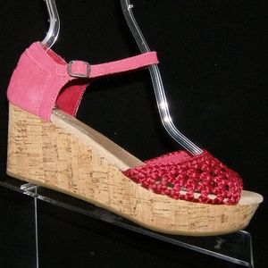 TOMS raspberry stucco woven ankle strap wedges 6M